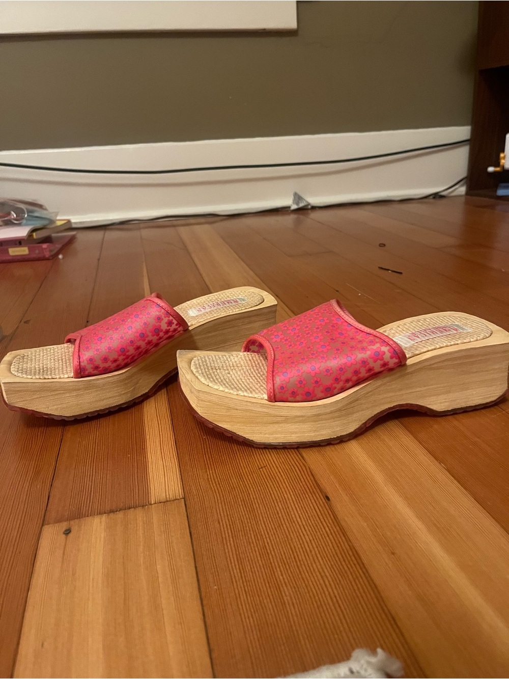American Eagle Pink Floral Paltform Sandals - Picture 5 of 5